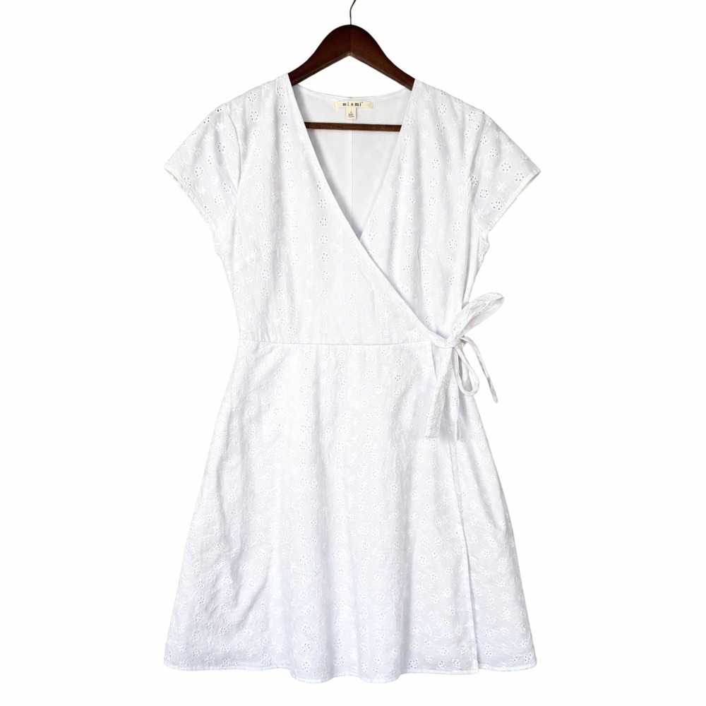 Mi Ami White Floral Eyelet Wrap Dress Short Sleeve Sz Small